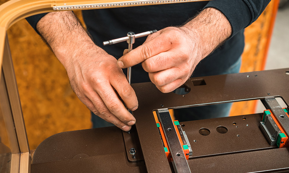 montaggio-assemblaggio-pezzi-su-misura